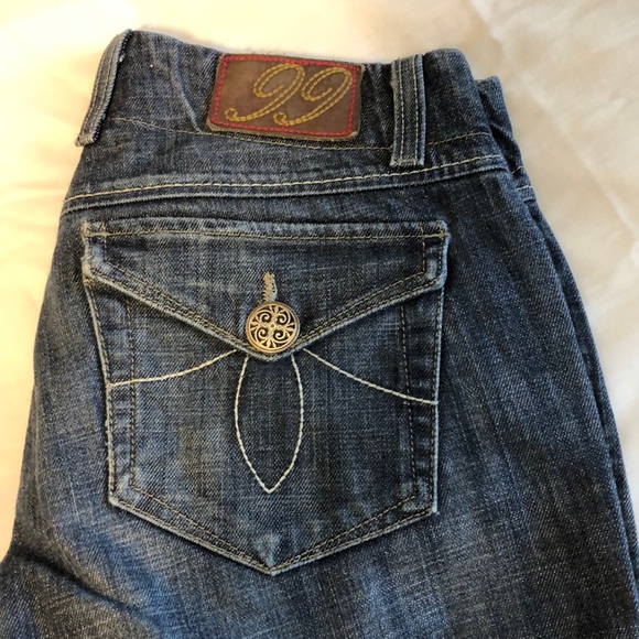 Jeans - Picture 2 of 5